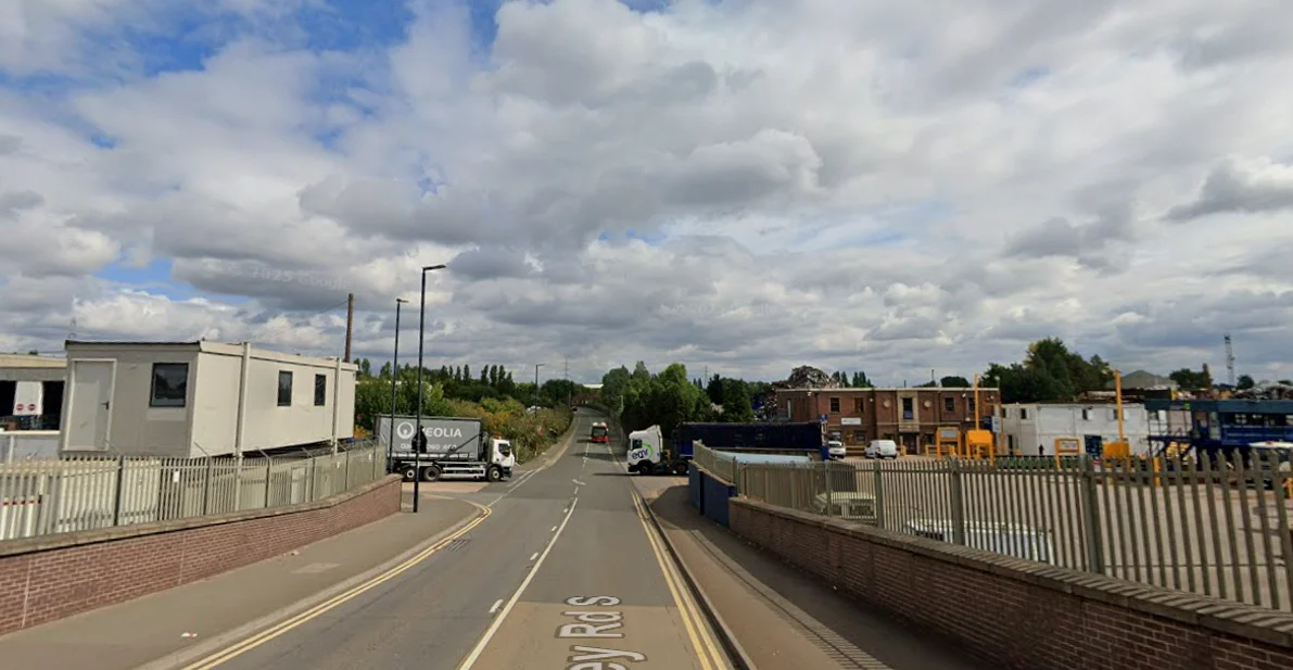 Firefighters Battle Factory Fire in Darlaston, Avoid Area Urged