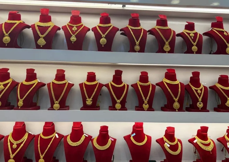 Gold Jumps Rs 4,300 per Tola in Nepal to Rs 304,700