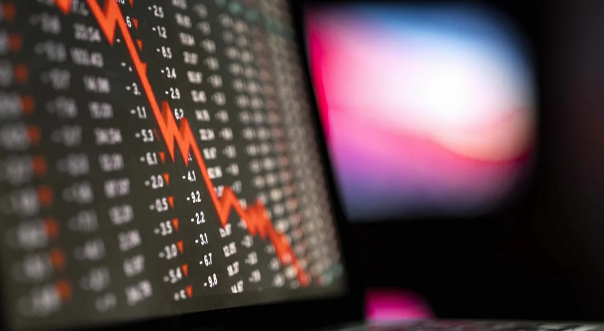 Sensex Drops 714 Points, Investors Lose ₹3 Lakh Crore as Nifty Falls Below 25,600