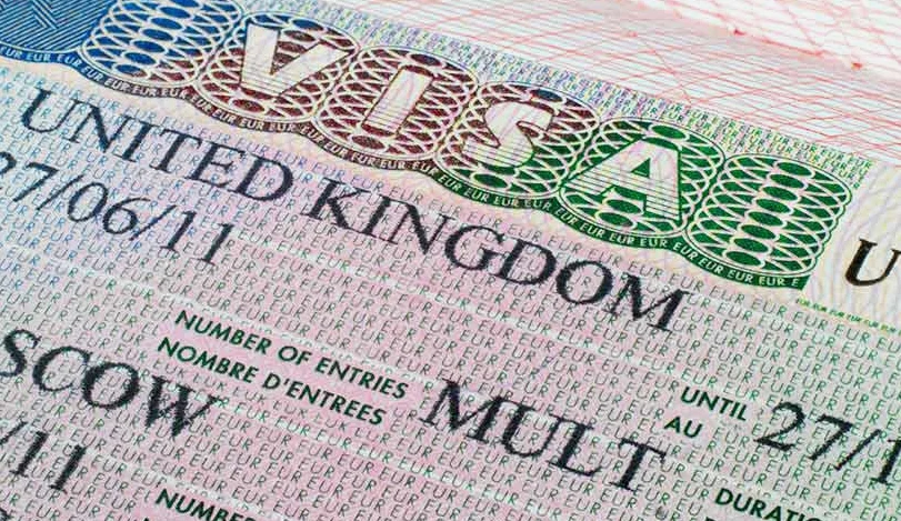 UK Bars Entry to Foreign-Born British Kids Without Passports from Feb 25