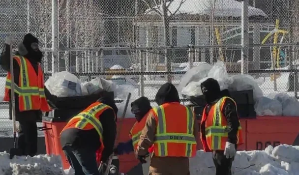 Fauliger Gestank vertreibt Bewohner aus Staten Island