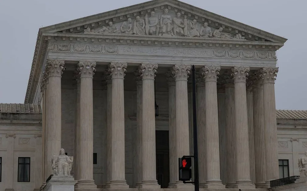 EEUU anula aranceles a socios de Irán y 185 países