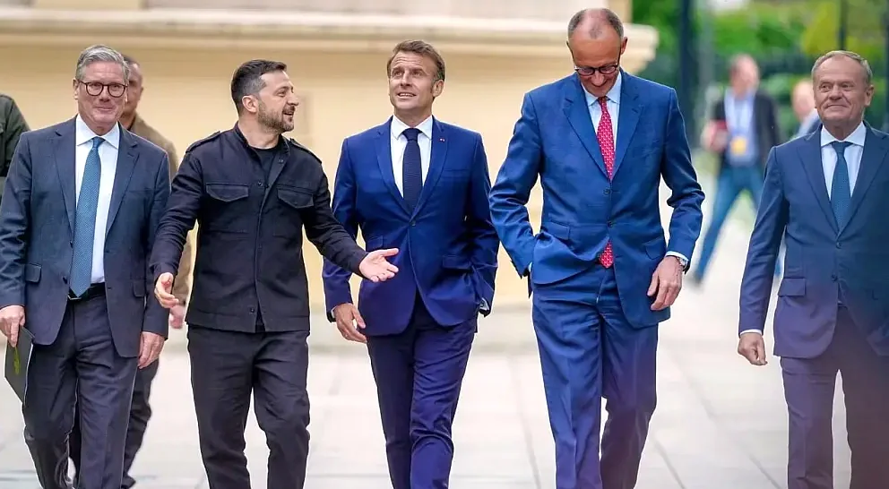 ゼレンスキー大統領、和平後も欧州軍部隊の前線配置を求める