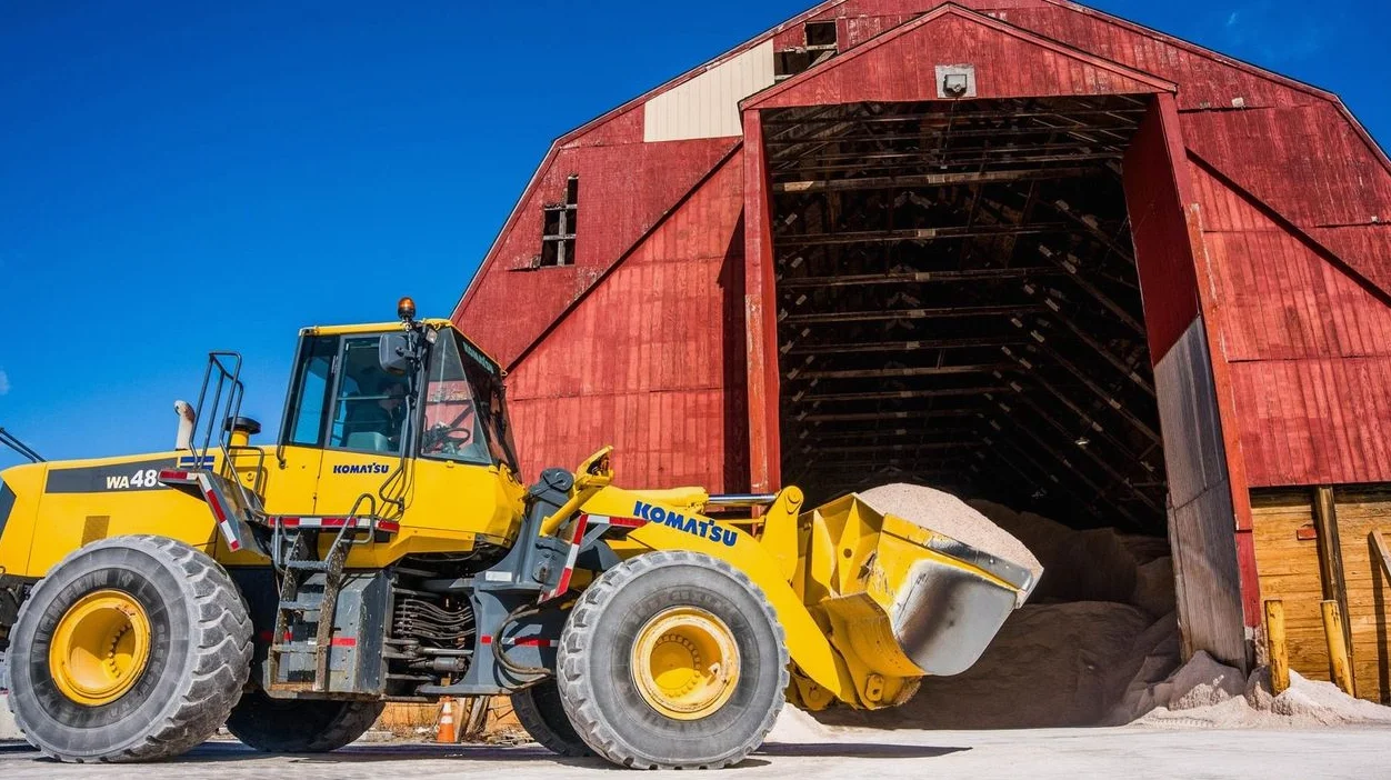 Blizzard Warning: 20 Inches of Snow, Winds Slam Long Island, NYC
