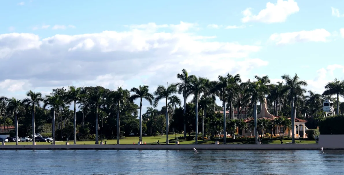 Secret Service Shoots Dead Armed Man at Trump’s Mar-a-Lago
