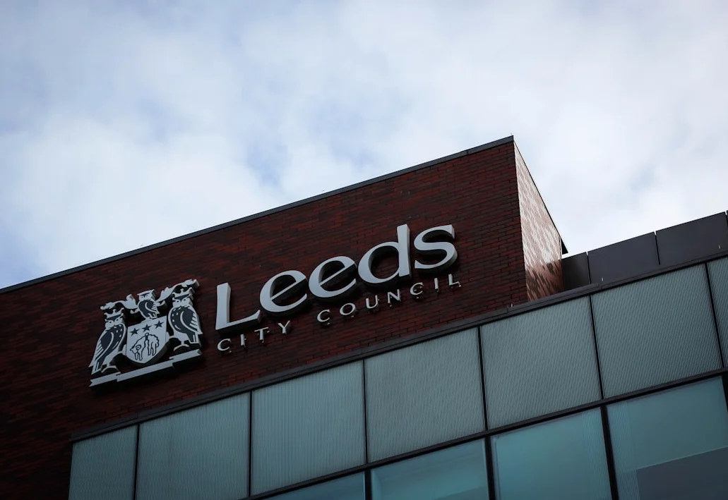 Leslie United se beneficia del retiro de Felipe tras lesión