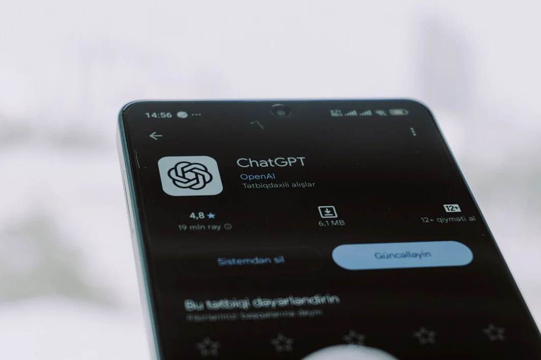 OpenAI lanzará altavoz inteligente, gafas y dispositivos AI a partir de 2027