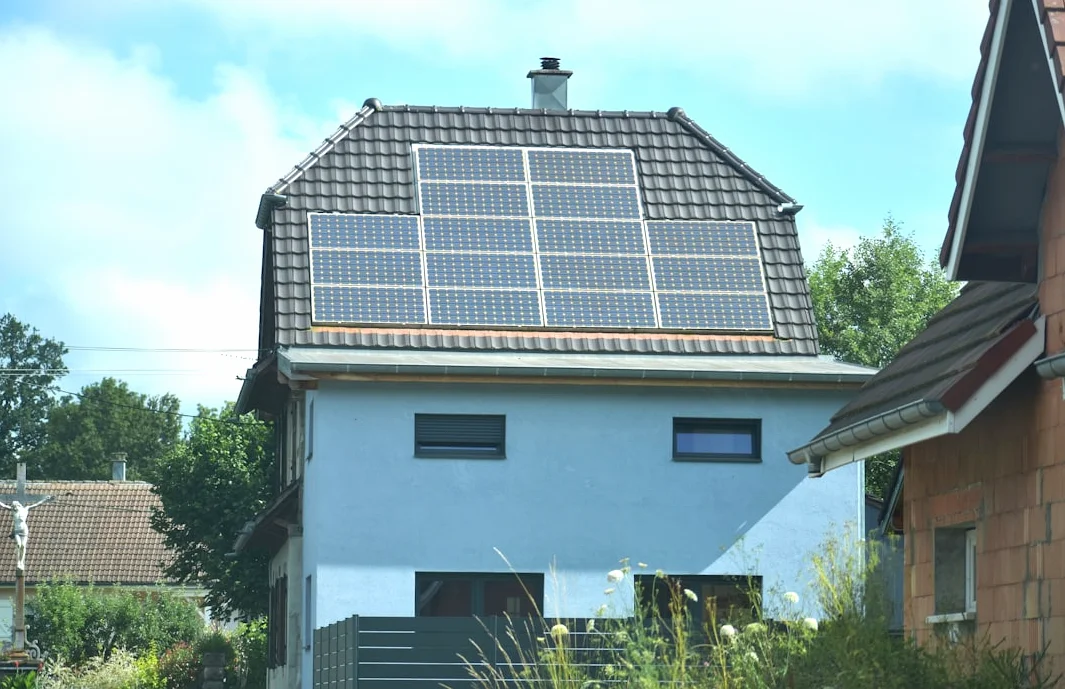 Instalación de sistemas solares en tejados supera los 3 millones de hogares bajo el plan Surya Ghar