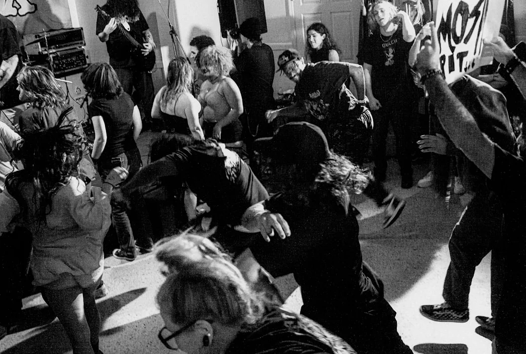 Streit eskaliert: Veranstalter legt Polizeiklage gegen Schauspielerin Mimi Chakraborty ein