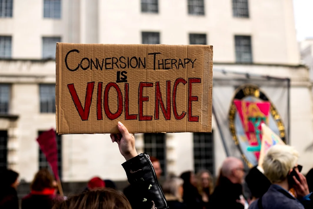 Take-It-Back-Bewegung verurteilt Diskriminierung an Gesundheitscollege, fordert Regierungsermittlung