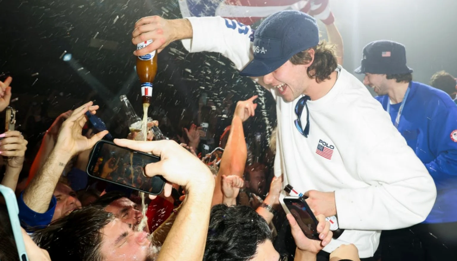 US-Eishockeyteam feiert Goldmedaillen-Sieg mit 150.000-Dollar-Champagner-Party in Miami