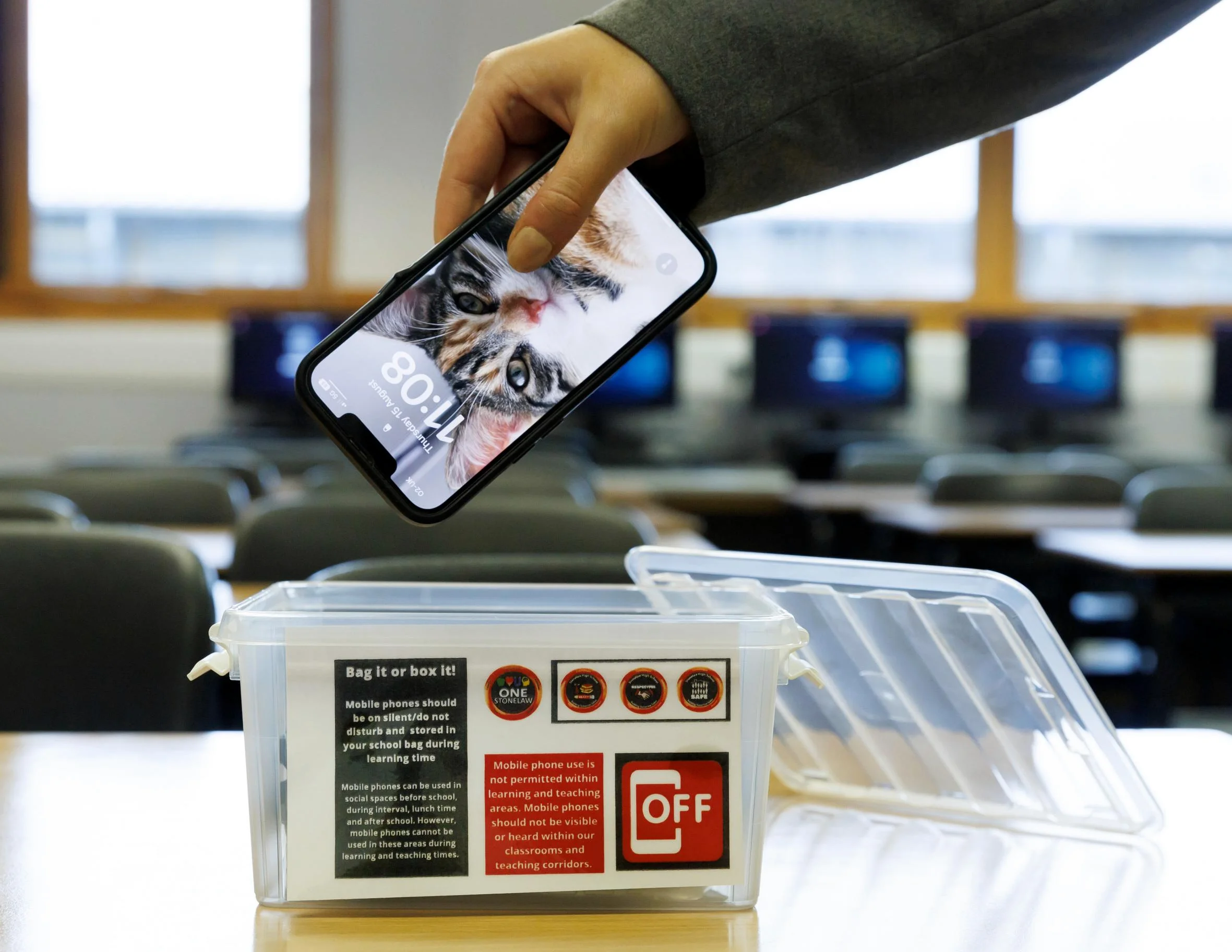 Edinburgh Schools Phone Consultation Enters Final Week as Rollout Looms