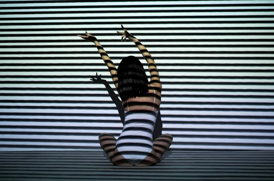 Loie Hollowell Mania: The Trippy Body Paintings Everyone Wants On Their Wall