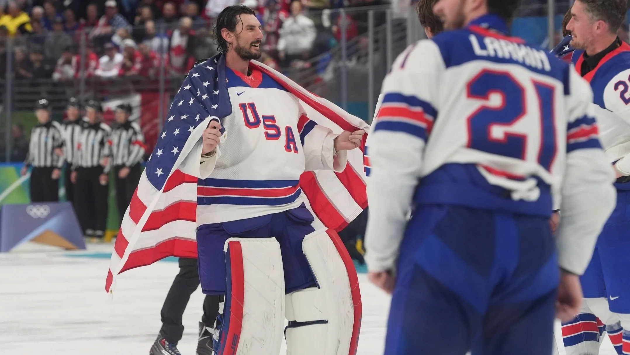Connor Hellebuyck erhält die Presidential Medal of Freedom von Donald Trump