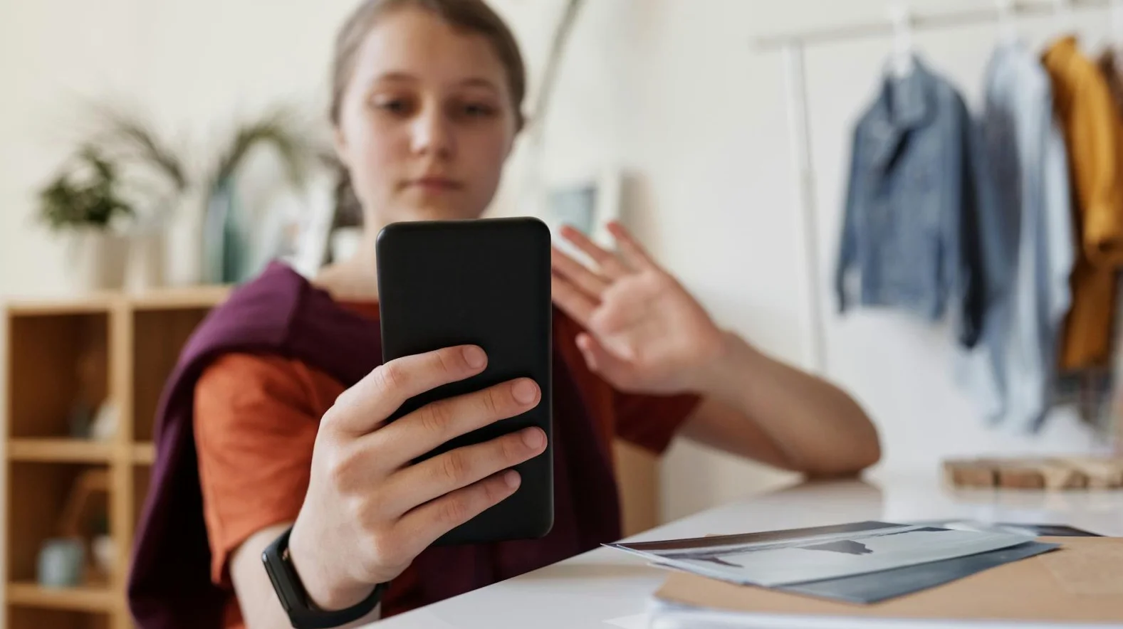 ウーバー、リヴァンに12億5000万ドル投資　ロボタクシー拡大へ