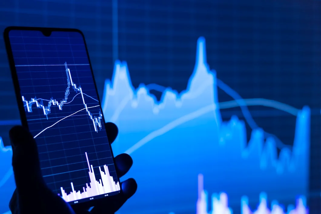 IRFC Share Price Rises 1% as OFS Opens for Retail Investors