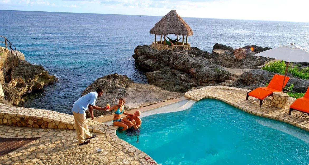 North Texans Reconsider Spring Break Travel Amid Mexico Cartel Violence