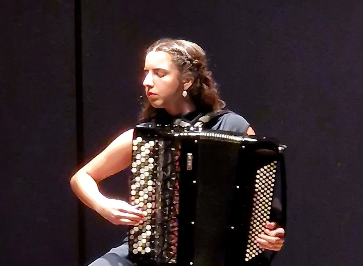 Sofía Ros Captivates Newport Audience with Bayan Performance