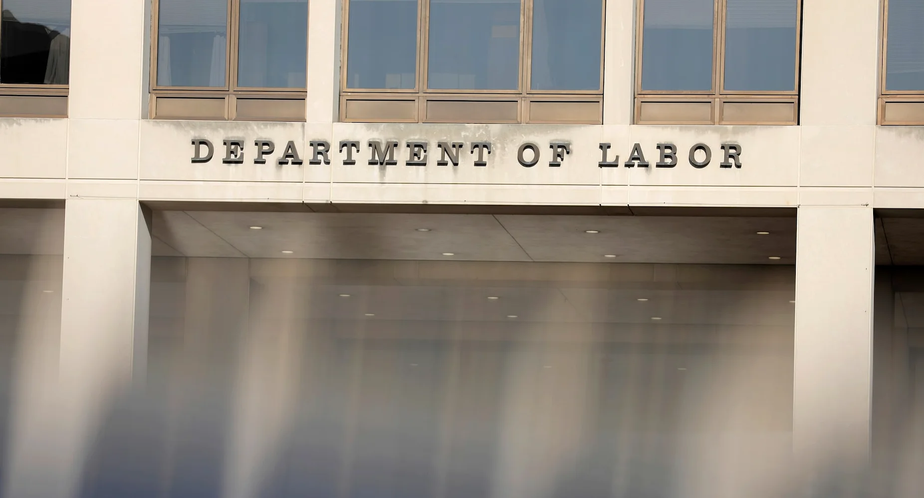 Trump administration seeks to overturn Biden rule on independent contractor classification