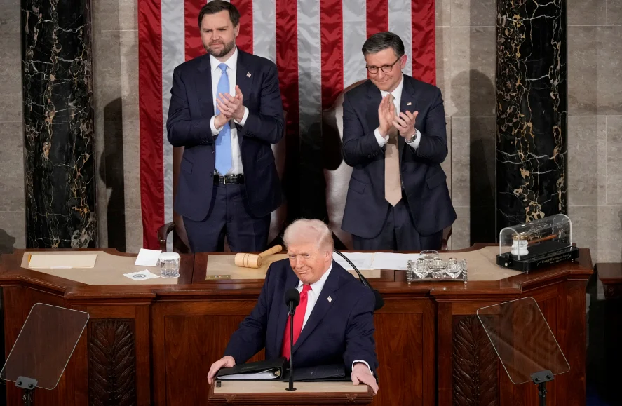 トランプ大統領、史上最長の国情報告で「米国は勝ち続けている」と訴える