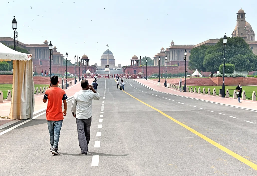 델리 정부, 이중층 버스 투어로 관광 활성화 시도