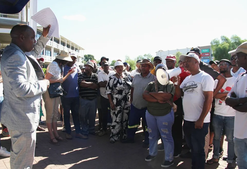 Ekapa Workers Demand Payment, Threaten Kimberley Shutdown Amid Financial Crisis