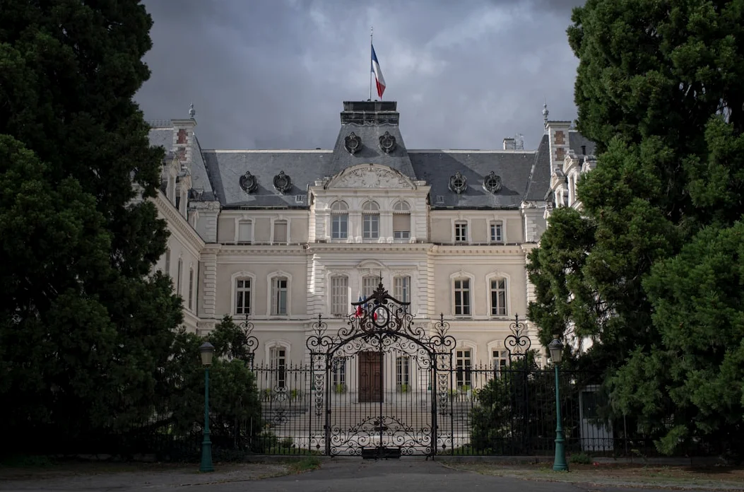 フランス、企業内弁護士の秘密保持制度を新設