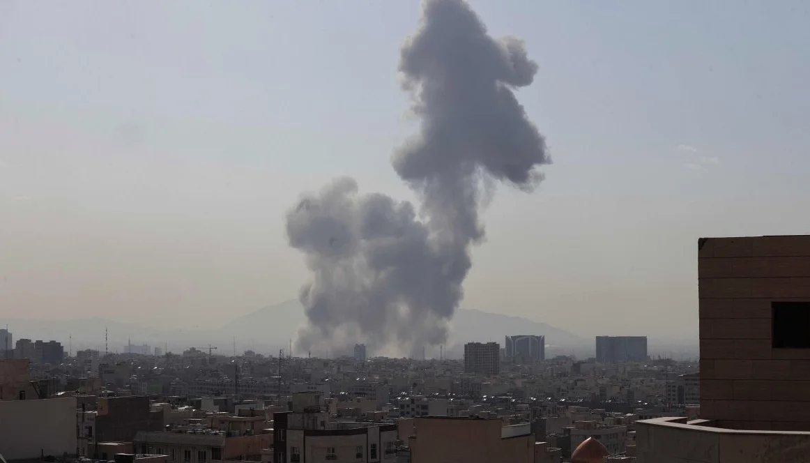 미국과 이스라엘이 이란에 공동 공격