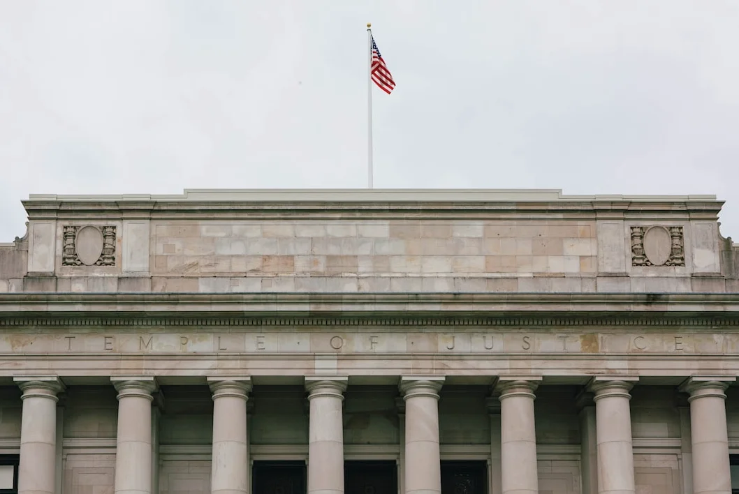 米国債10年物利回り、4％を下回る