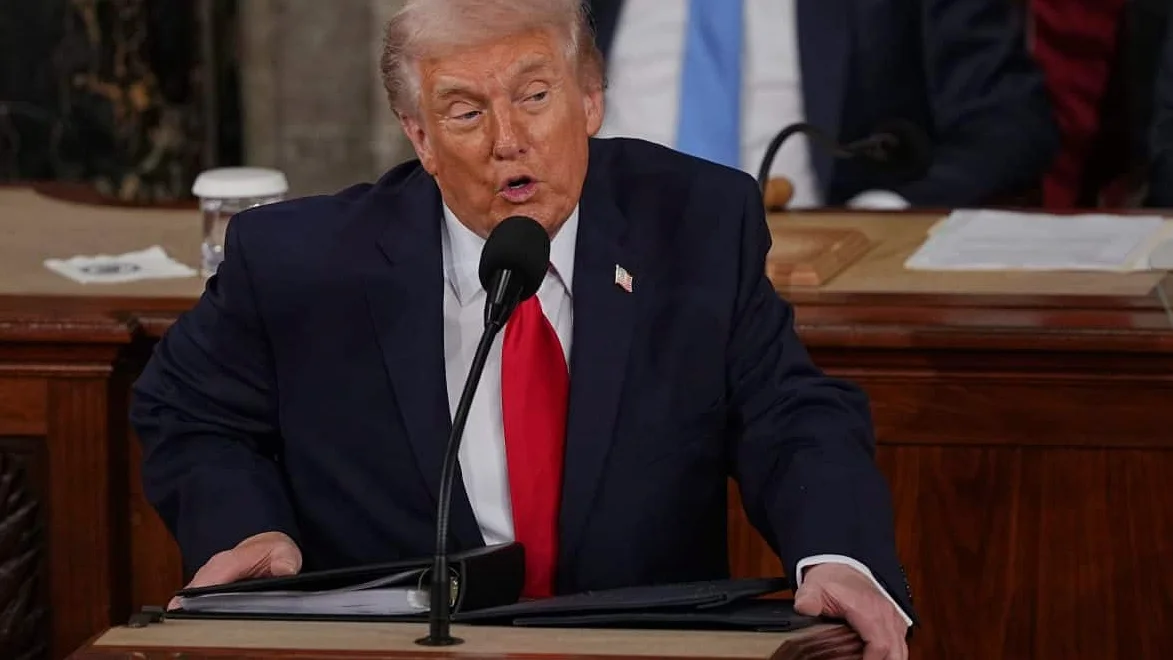 Trump califica de masiva y continua la campaña militar contra Irán