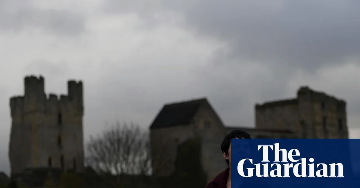 Revival of Dutch ‘Dusking’ Ritual Sparks Health and Environmental Debate