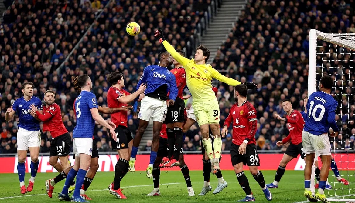 Senne Lammens Named Manchester United’s Best Transfer Since Bruno Fernandes