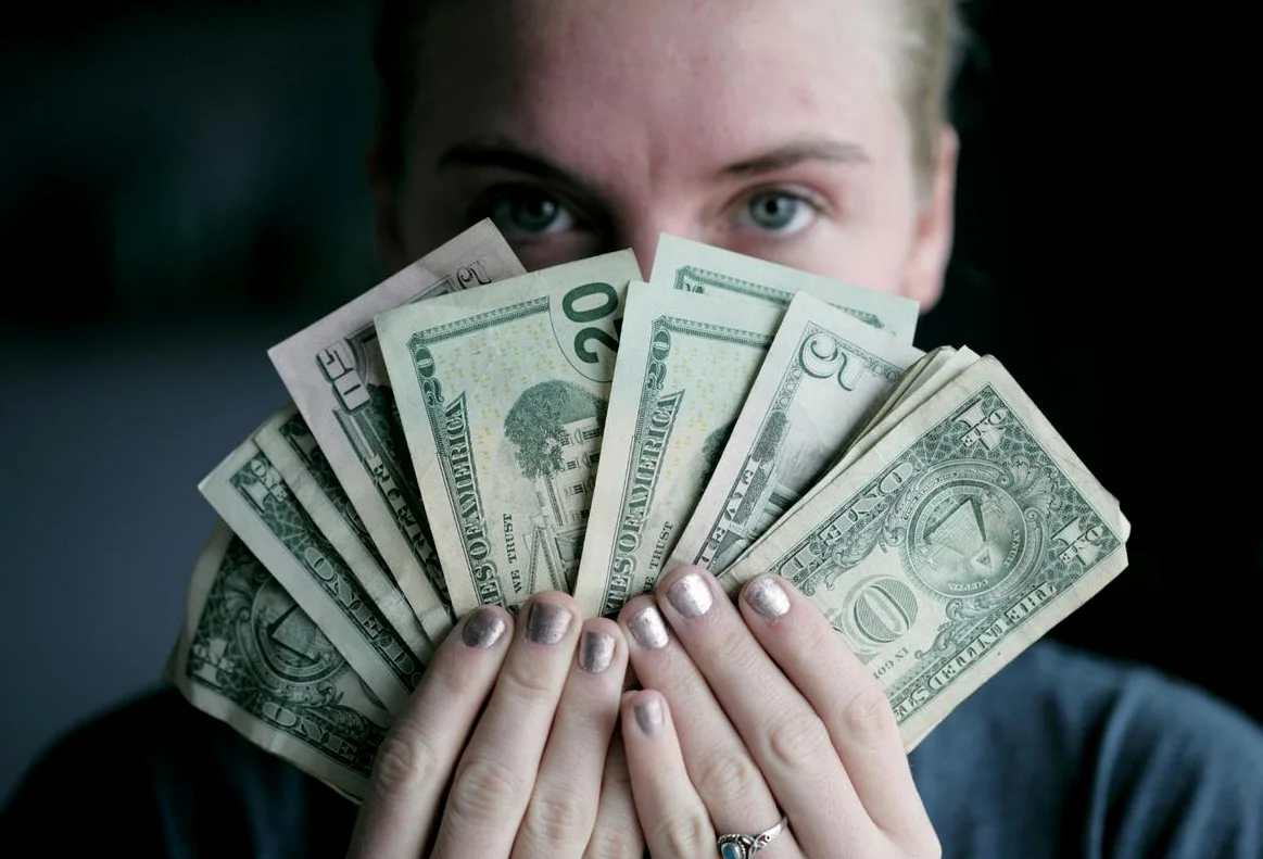 Dryer Sheet Hack Cuts Household Costs Amid Rising Prices in Minnesota