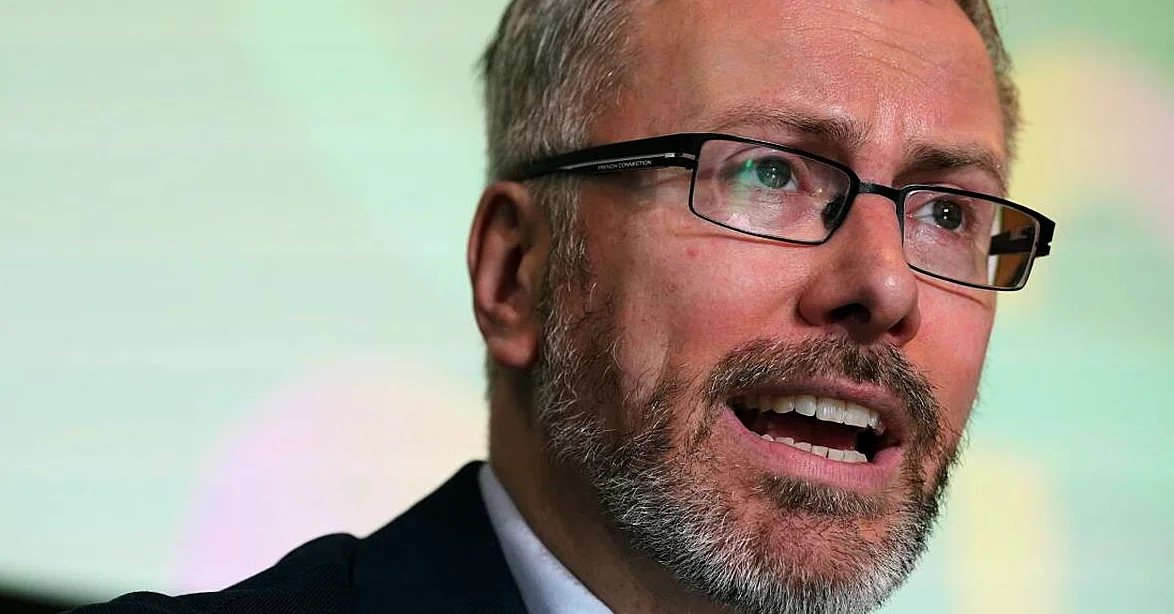 Green Party Leader Claims Government Abandoned Emissions Targets