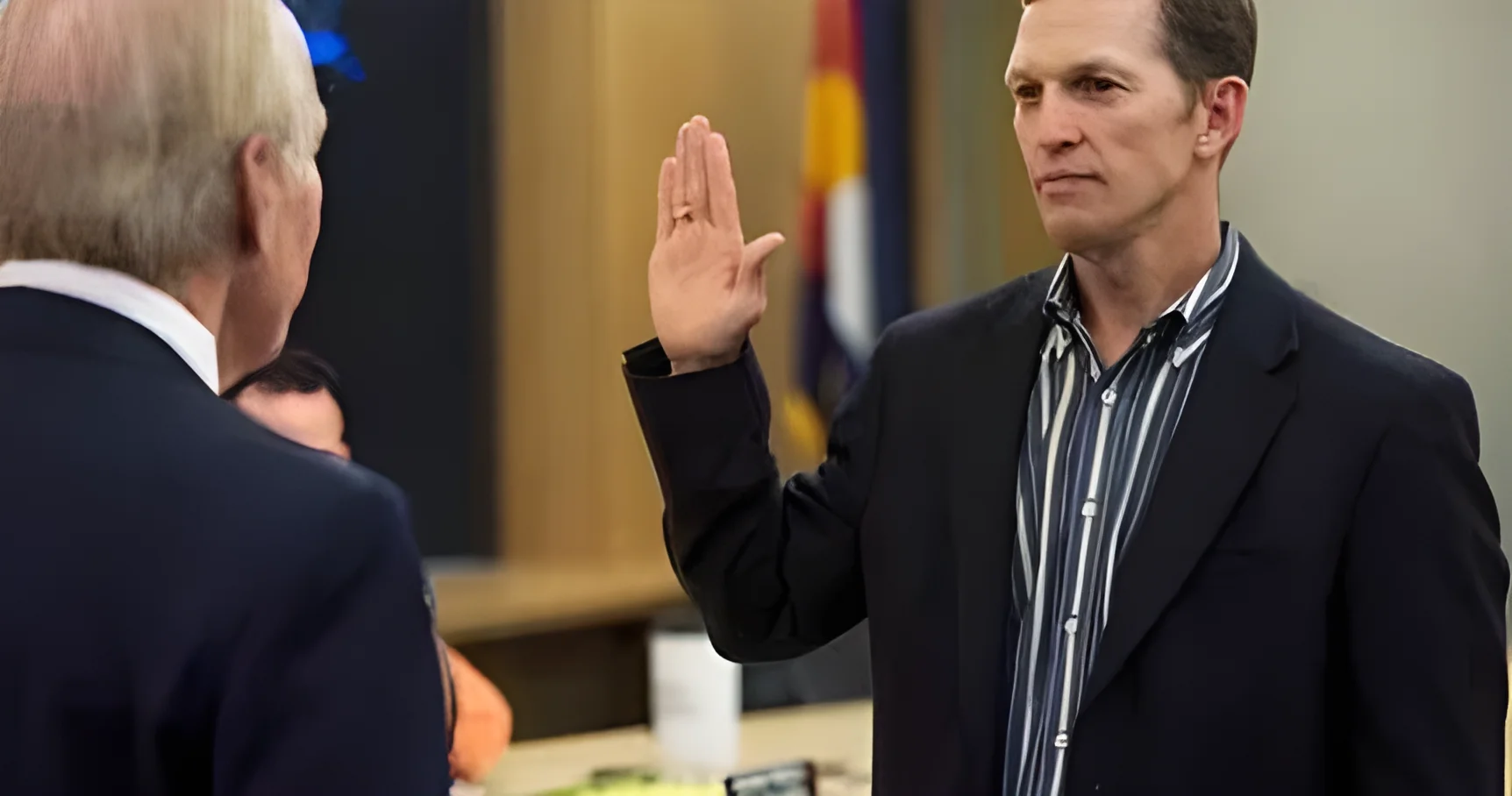 Dwayne Romero de Aspen compite por el distrito 3 como demócrata