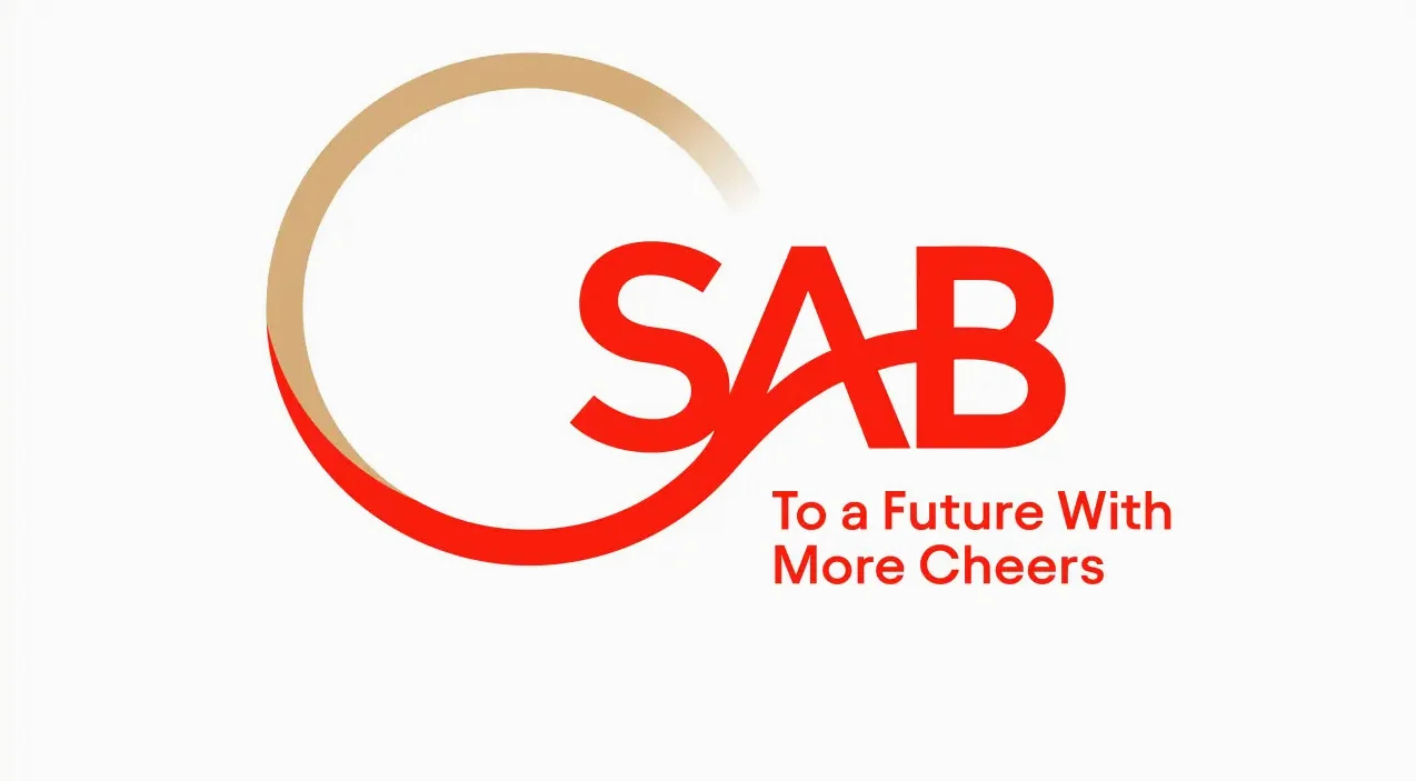 SAB lanza becas para graduados de 2026