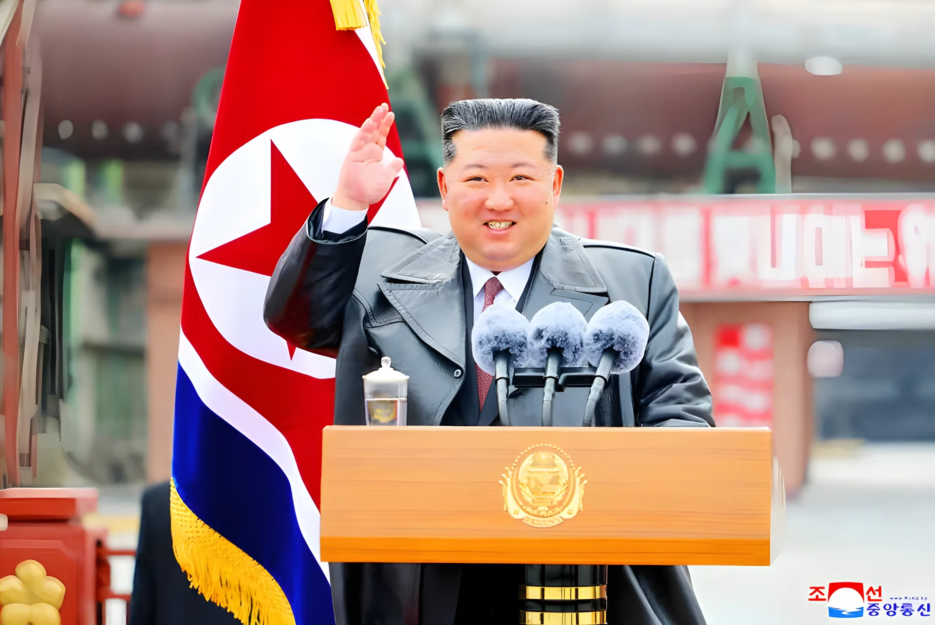 북한, 김정은 조각상 공개