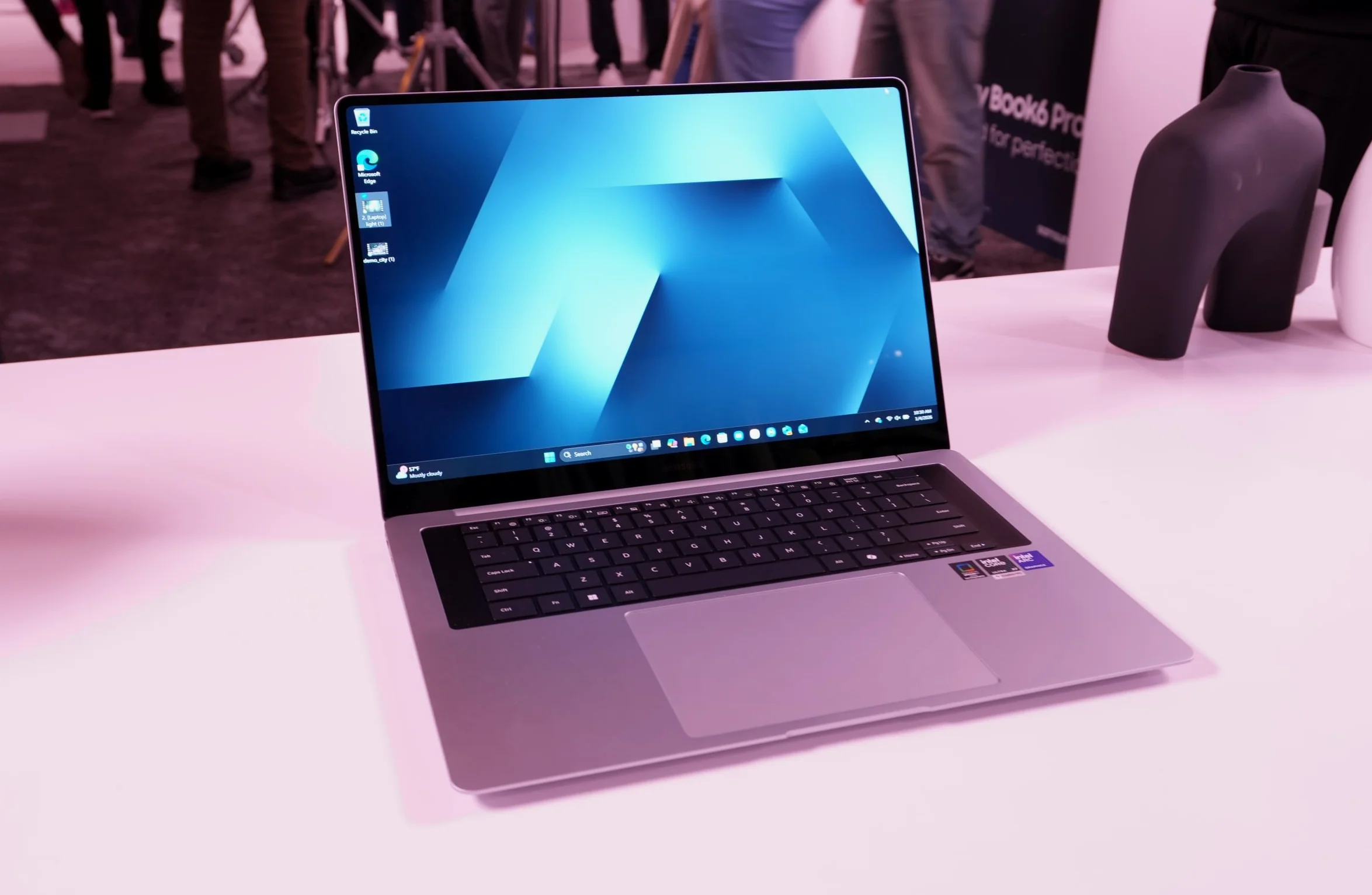 Samsung UK ofrece actualización gratuita de CPU y descuento de 100 libras a quienes reserven Galaxy Book 6