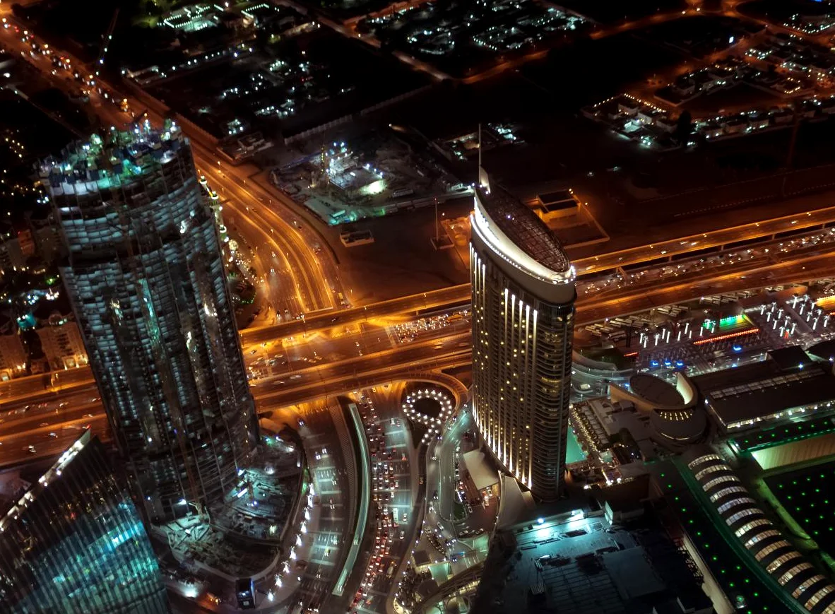 Dubái arriesga billones al considerar congelar activos iraníes