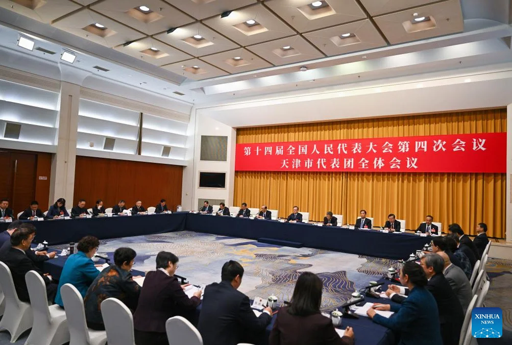 Delegación de Hubei revisa el borrador del ‘Plan Quinquenal 15’ en Beijing