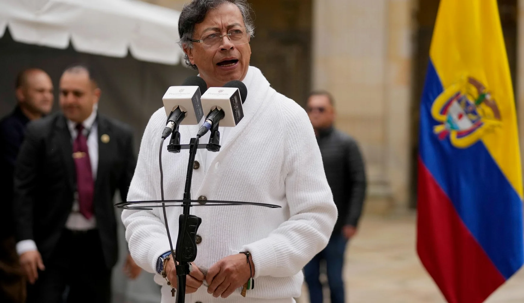 Colombians Vote for New Congress, Presidential Candidates in High-Stakes Election