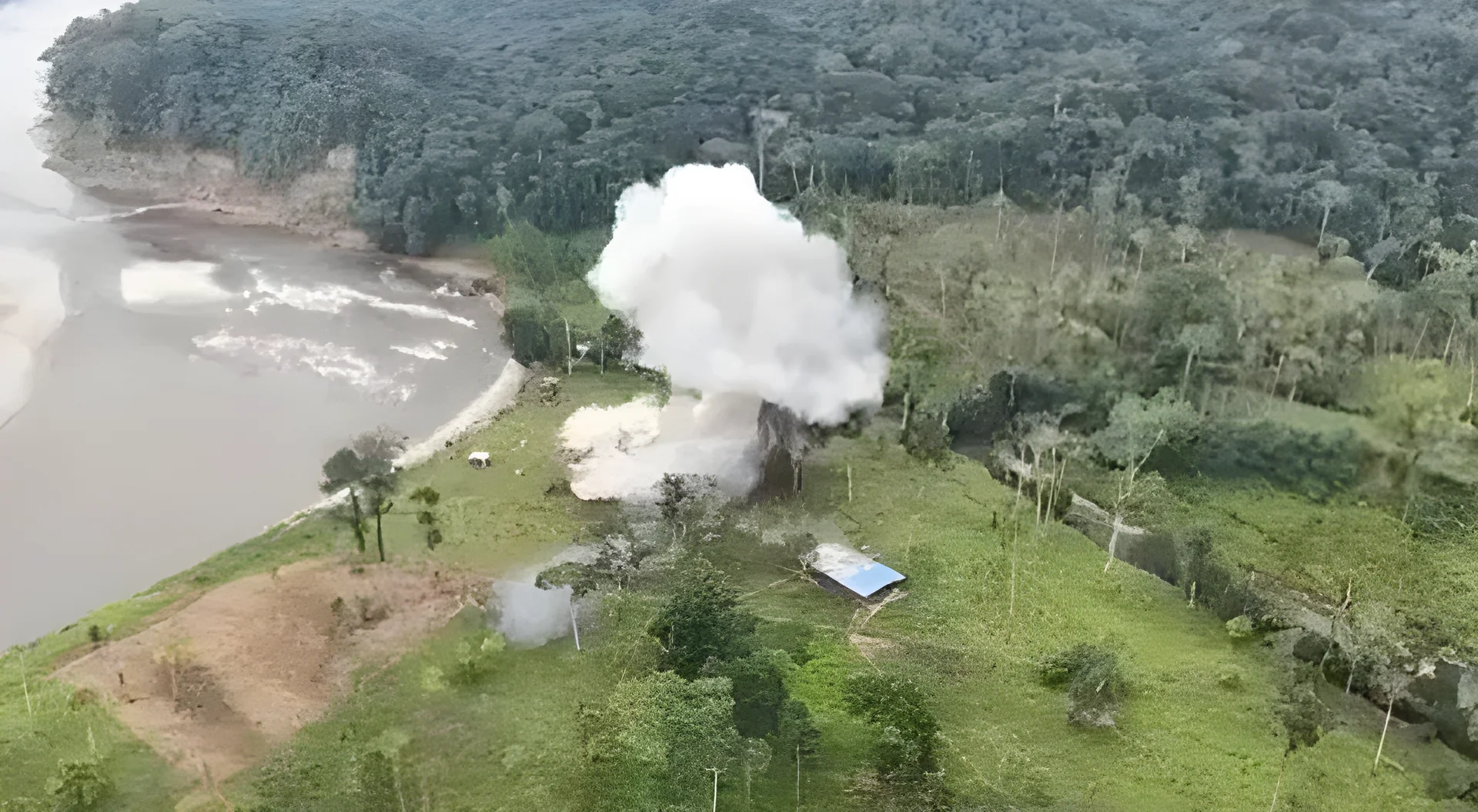 米国とエクアドル、麻薬テロ対策で連携強化