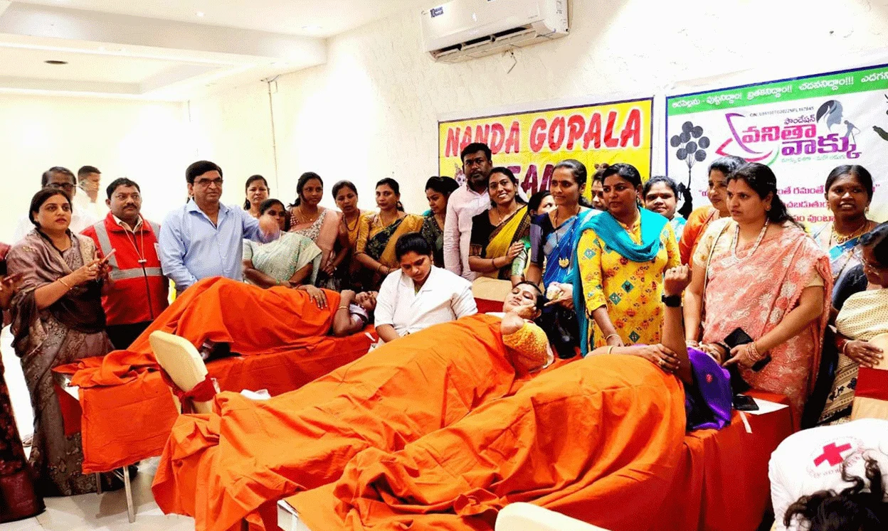 Mujeres donan sangre en Mancherial con motivo del Día Internacional de la Mujer