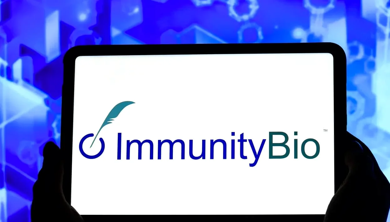 ¿Puede recuperarse la acción de IBRX tras su caída de cuatro días?