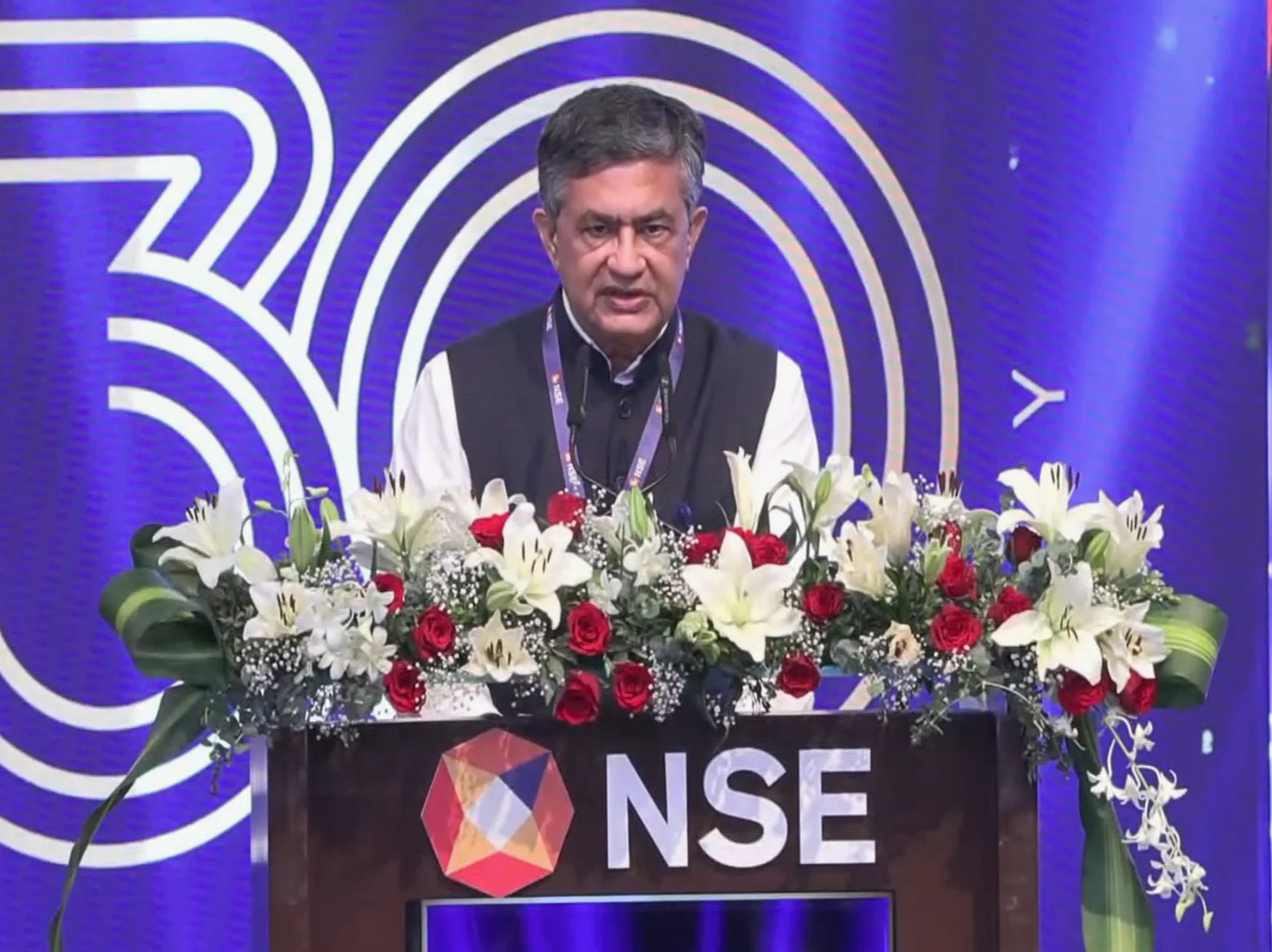 NSE会長、5000兆ドルのマーケットキャピタル化を記念に