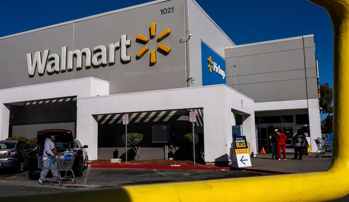 Walmart Flash Sale: $50 Storage Box with Bench Functionality Sparks Retail Interest