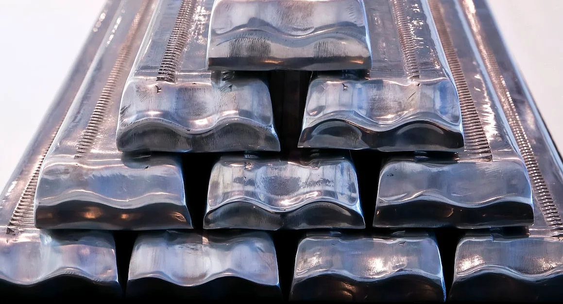 Precios del aluminio podrían subir por conflicto en el Golfo