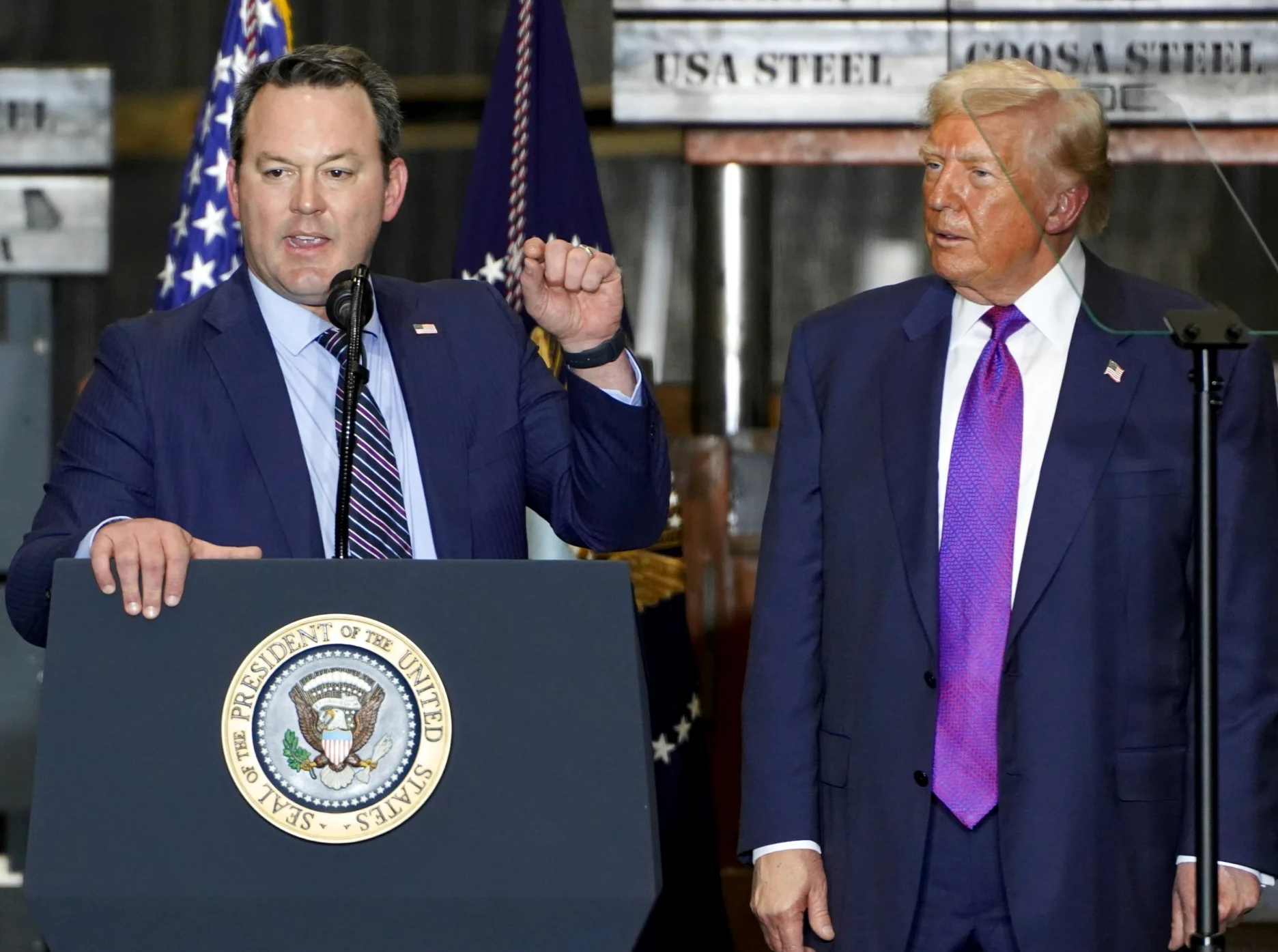 ジョーンズ副知事、トランプ氏支持を掲げたテレビ広告を開始　ジャクソン氏と対決