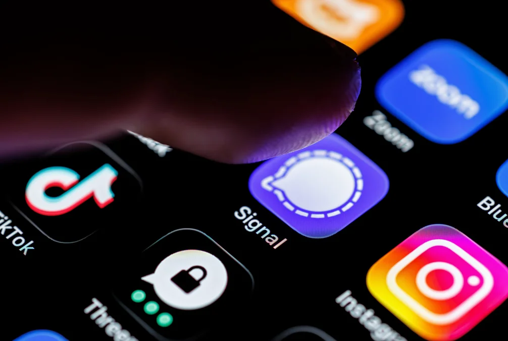 Signal Warns Government Officials, Journalists of Account Takeovers via Phishing Scams