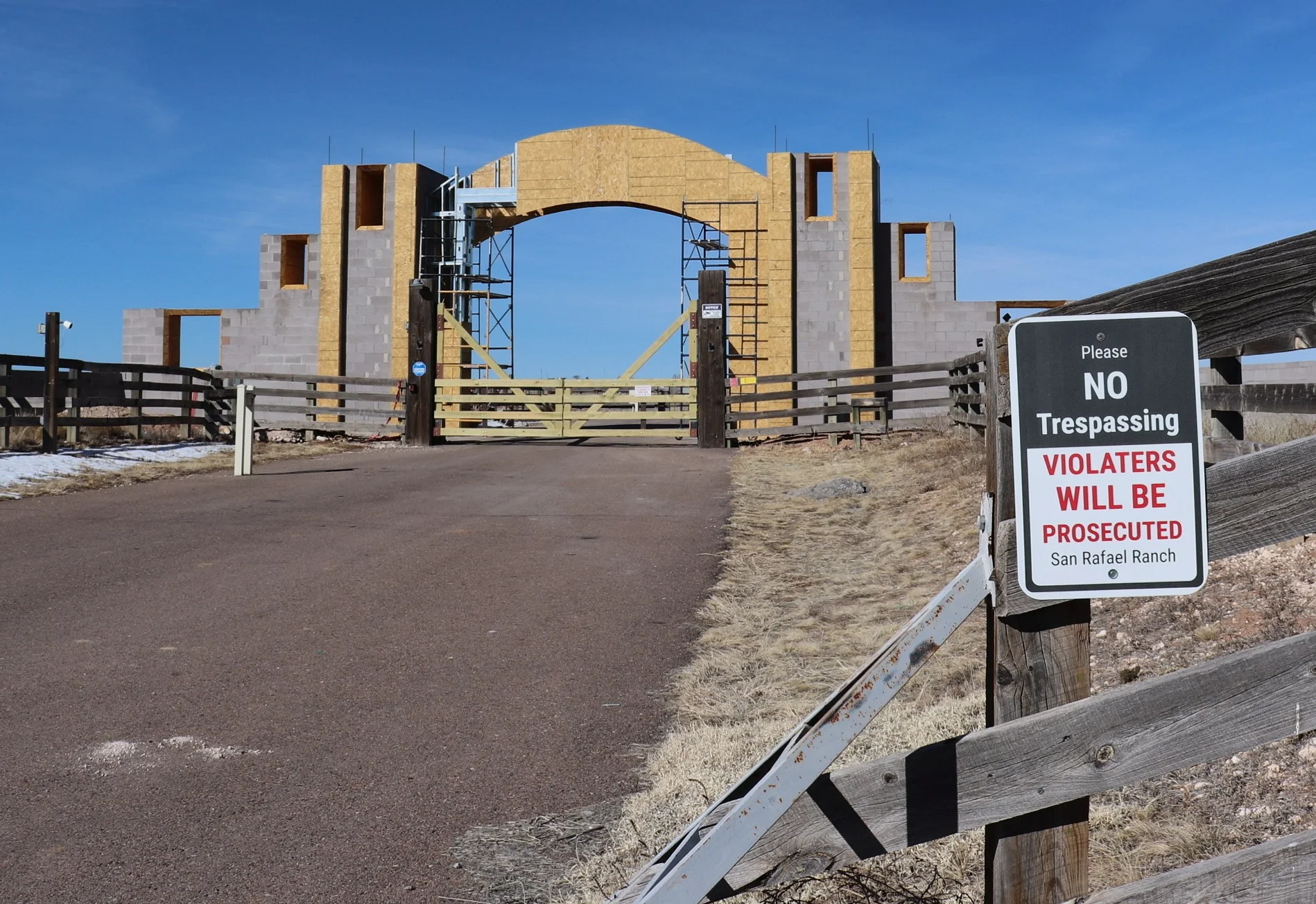 Investigadores estadounidenses comienzan búsqueda en antiguo rancho de Epstein en Nuevo México